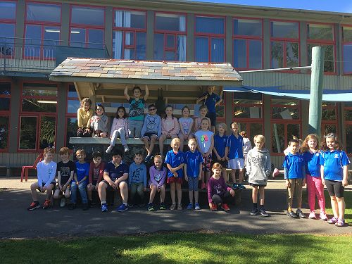 A photo of our class at the end of 2020 (during our class visit).  