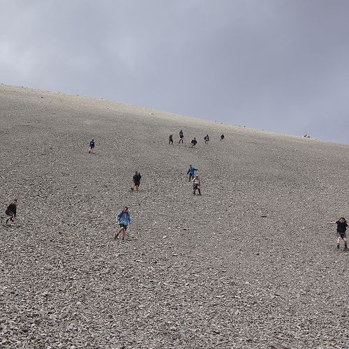10JCU 'scree running' down from the saddle of Mt Mason