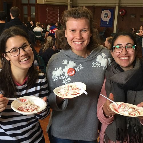Our guests from the Goethe Institut enjoying the Spaghettieis!