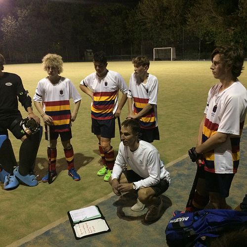 Team talk, San Fernando