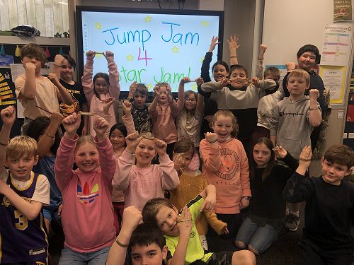 R9 - Jump Jam 4 StarJam