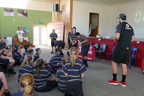 Ben Matulino giving the kids some league tips.