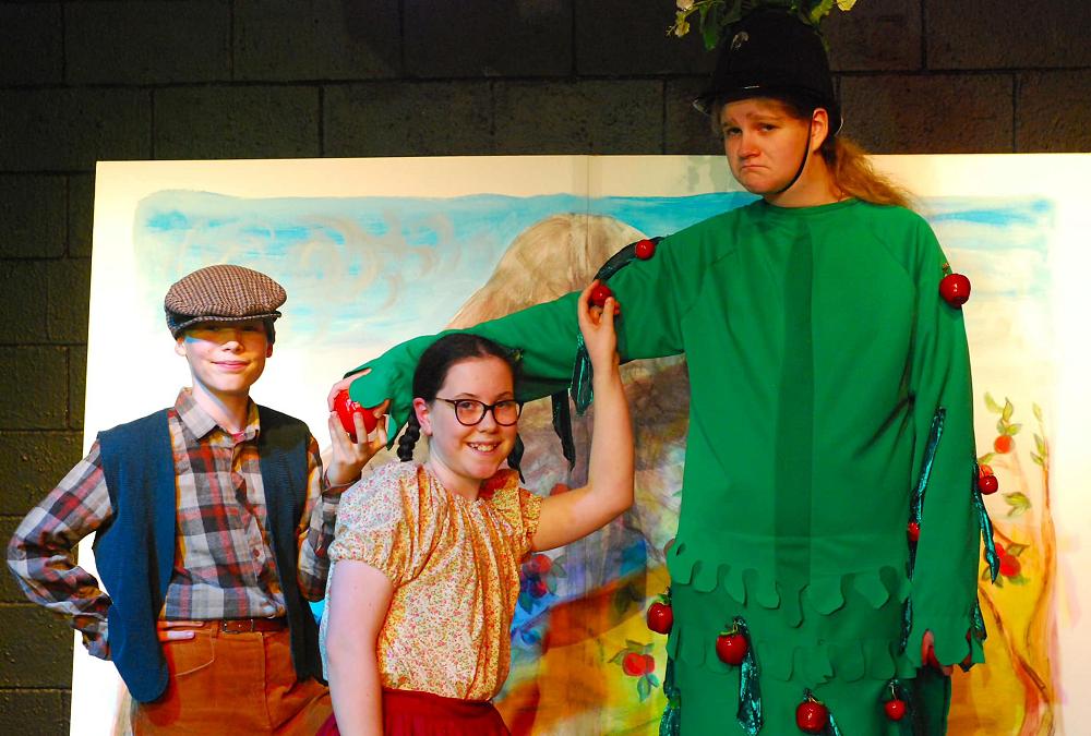 Celebrating the Spectacular Success of Playhouse Theatre's "Badjelly the Witch"!