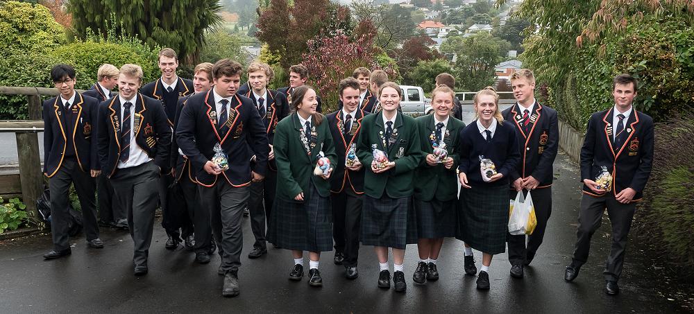 Prefects deliver Easter gifts to Redroofs residents&nbsp;