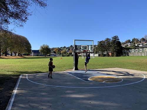 Autumn at Nairn Street park at lunch time