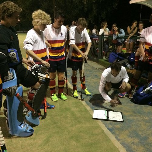Team talk, San Fernando