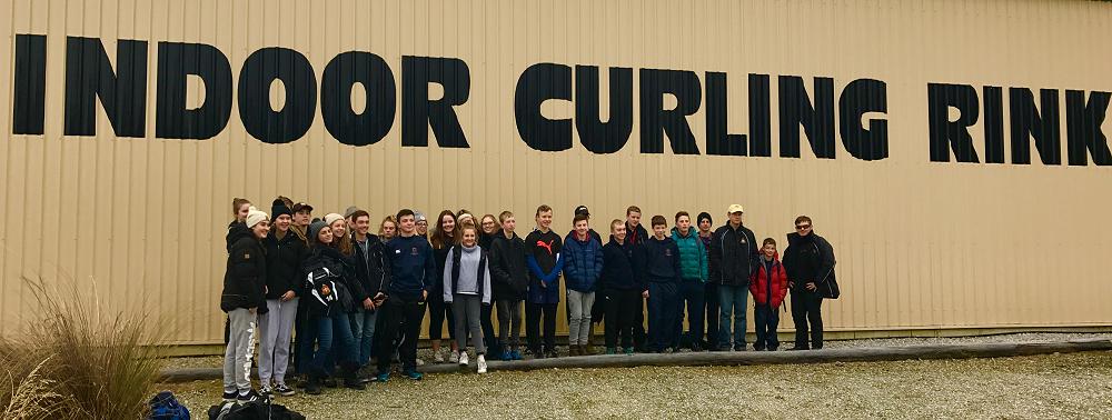 Rockhampton Student Exchange Group at Naseby for a day on the ice.