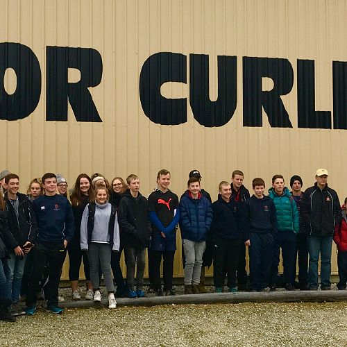 Rockhampton Student Exchange Group at Naseby for a day on the ice.