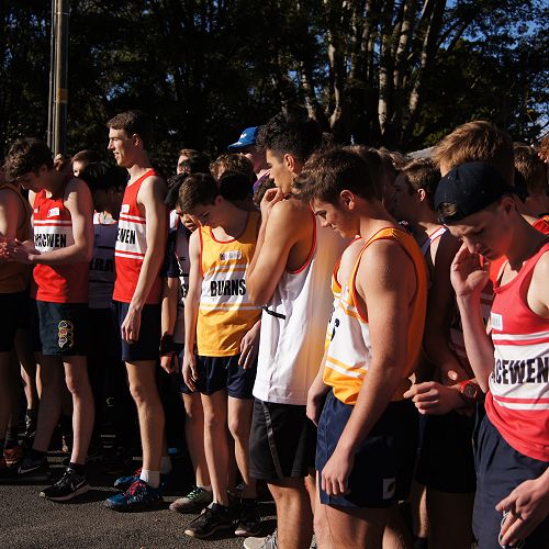 The starting line up of the senior cross country