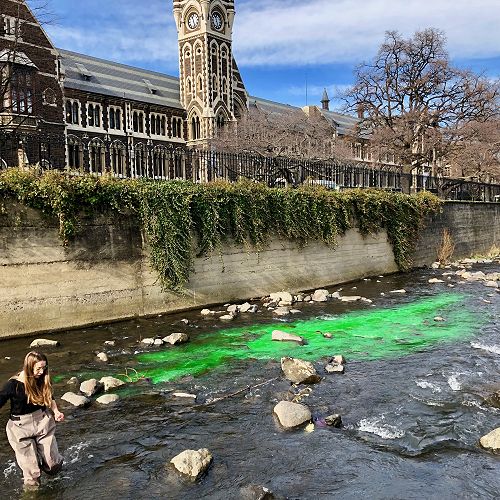 Doctoral Student Sophie show us water dispersal beneath the University Clock tower