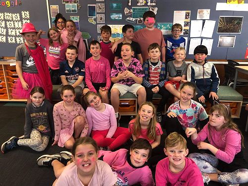 Room 2 rocking the PINK! 