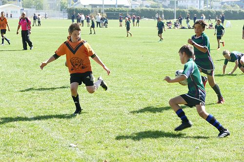 The year 7's Tahuna Green team ripping it up against Carisbrook.
