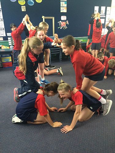 Ana, Jo, Amelia and Jasmine creating the Eiffel Towe