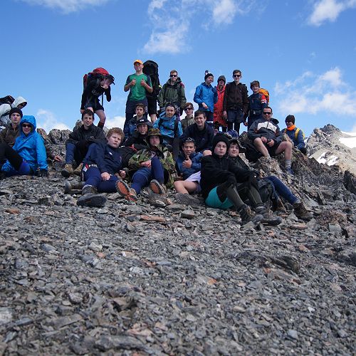 10GMU reaches the top of Mt Mason (1724m)