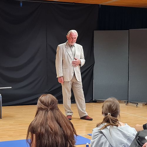 Theatre advice with&nbsp; professional veteran actor, Steven Ray