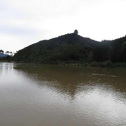 The Taieri looking peaceful on a warm Autumn day...