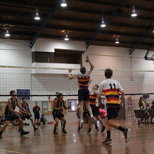 Oli Mouat &lsquo;kills&rsquo; a ball down the middle