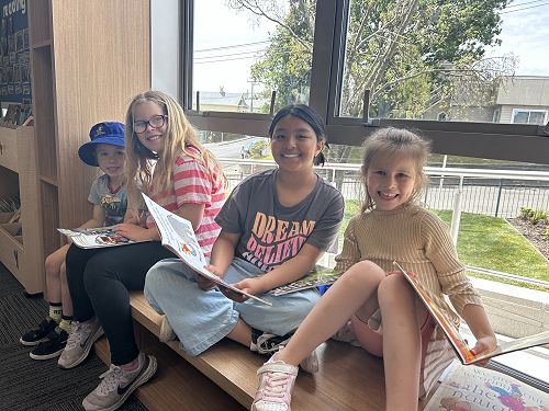 Lunchtime in the library