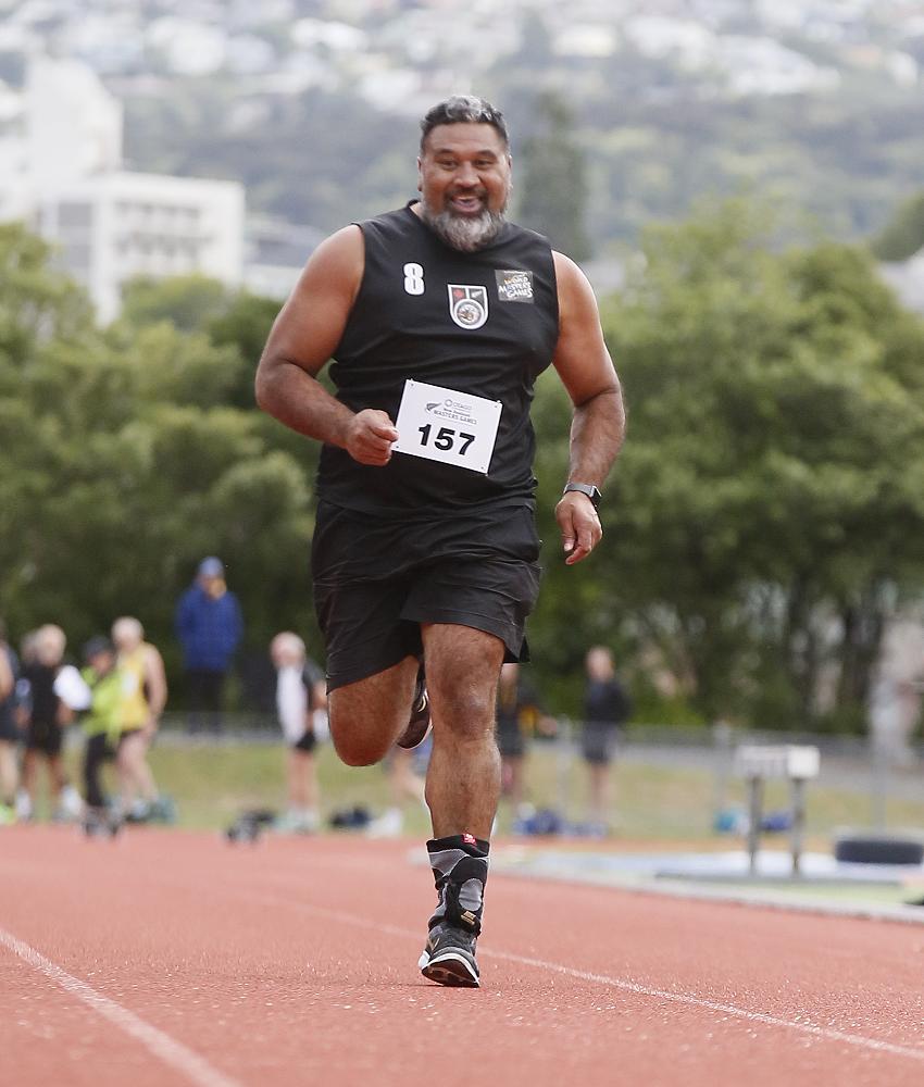 Simon
Maole (teacher aide), NZMGA poster boy!!