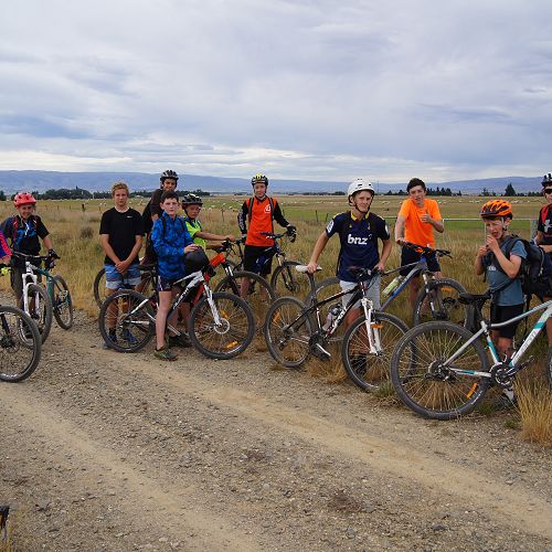 Along the straight from Ranfurly to Wedderburn