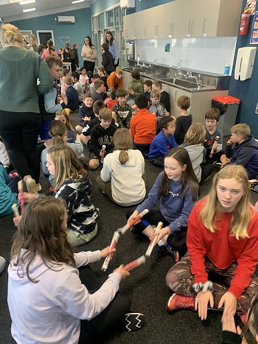 Rakau and waiata 