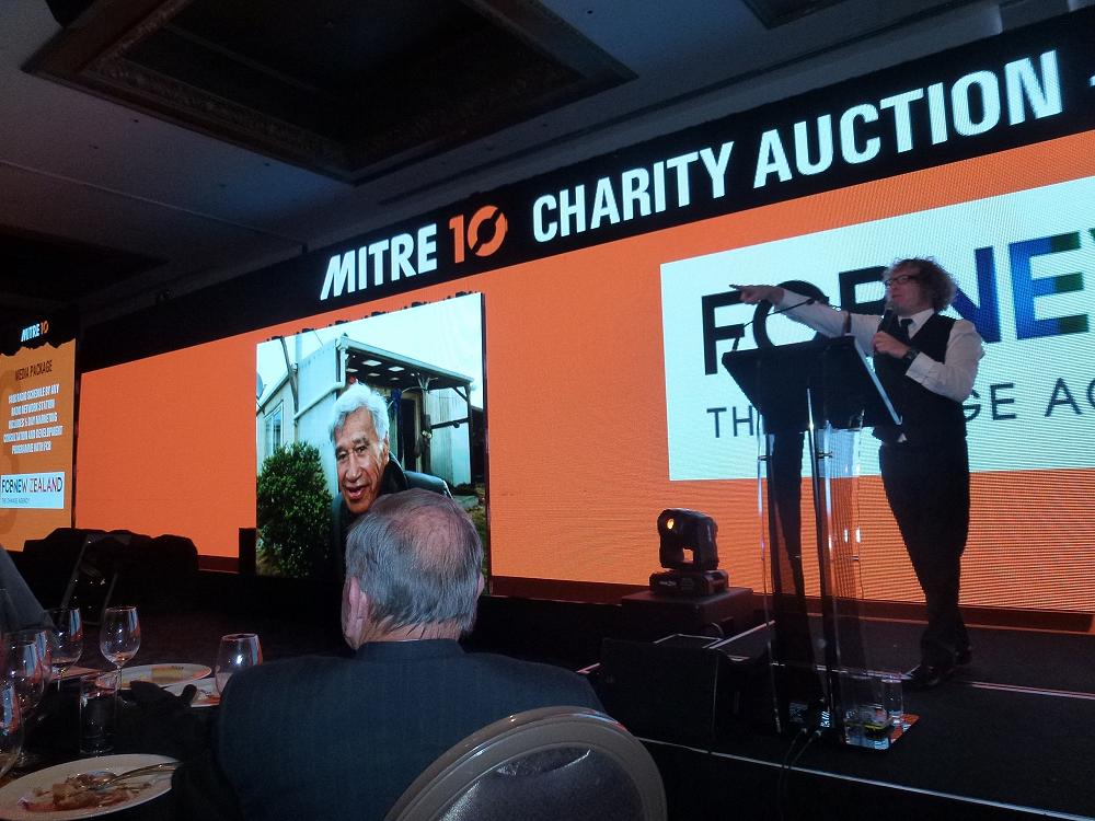 Mitre 10 raises $92,000 for Hone Tuwhare Trust