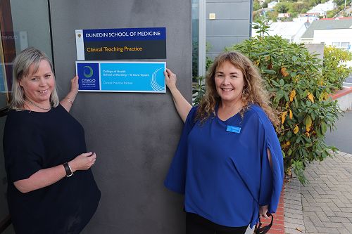 Otago Community Hospice and Otago Polytech celebrate their collaboration; working to develop training nurse's palliative skills.