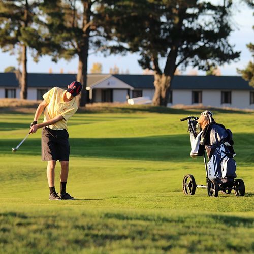 All concentration, Callum White chips for eagle at the Clearwater Championship golf course during the third round of the World Schools Golf Challenge.