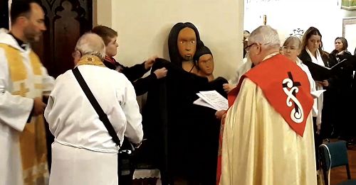 The unveiling of Hākui Meri Tapu o Ōwheo
