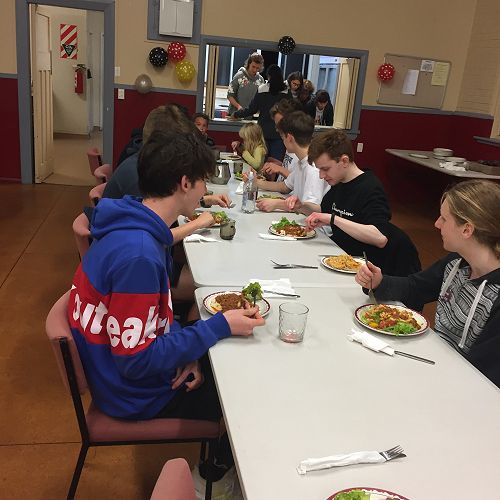Dinner time or 'Abendessen' in German.&nbsp;