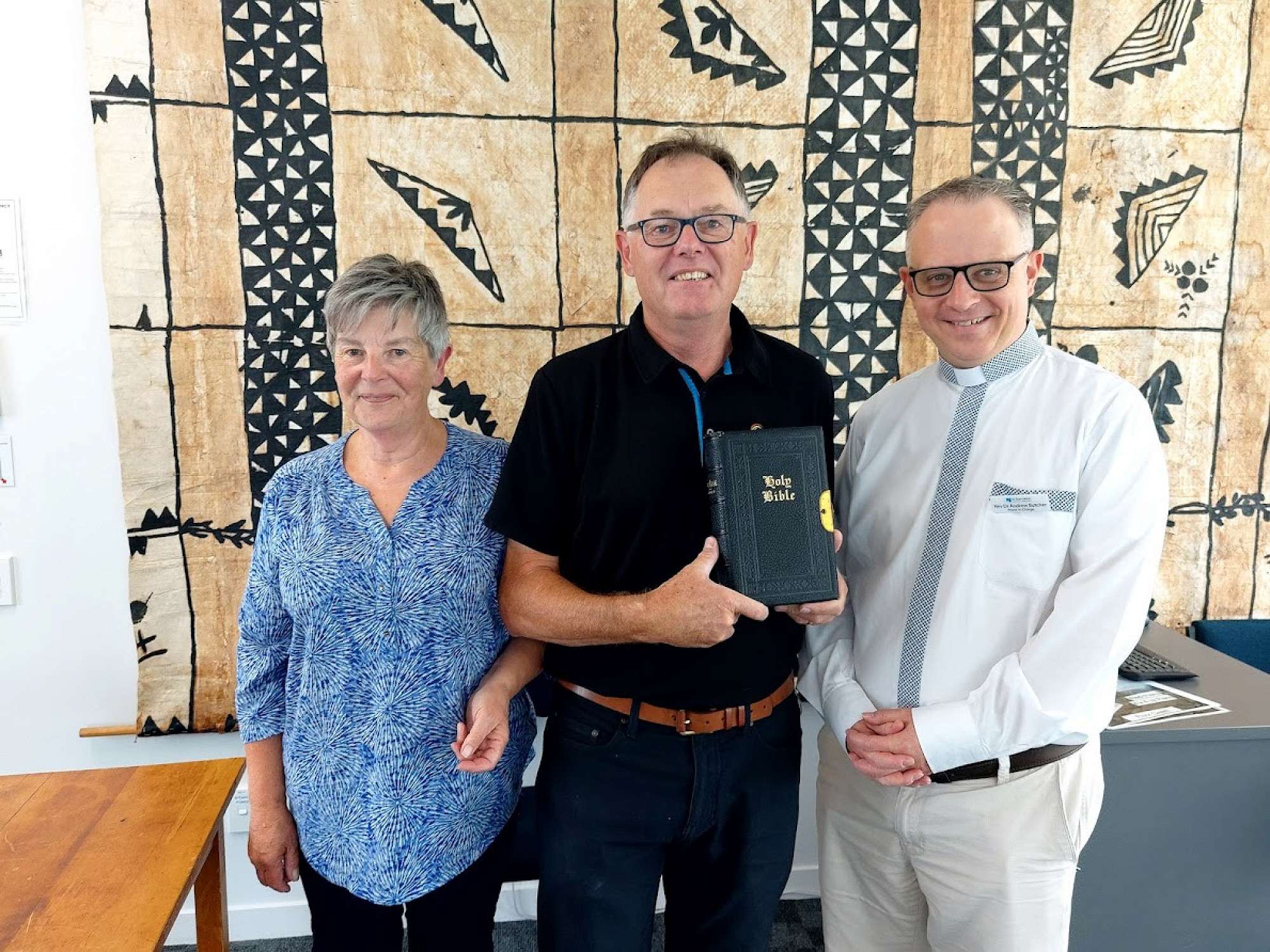 Hamilton family Bible returns to St Barnabas — St Barnabas Connect 17 ...