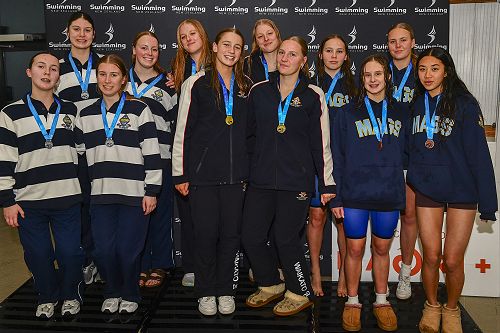 Senior Girls 4x100m freestyle, Silver medal