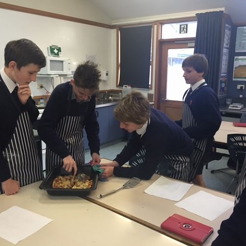 9SPO enjoying pizza