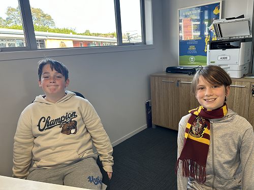 Fabulous Y6 office helpers